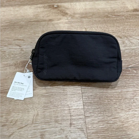 NWT Lululemon Mini Belt Bag in Black - Picture 7 of 10